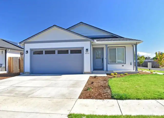 Property at 1033 Vick Ln, Medford, OR, 97501, 3 beds, 2 baths, [object Object]