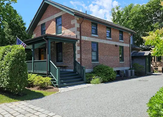 Property at 209 Coggeshall Ave, Newport, RI, 02840, 4 beds, 3.5 baths, [object Object]