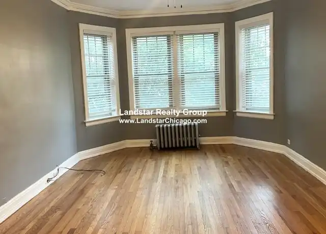 Property at 118 S Austin Blvd, Oak Park, IL, 60304, 2 beds, 1 bath, [object Object]