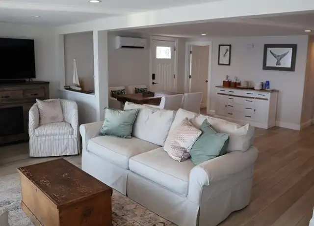 Property at 32 Ocean St Unit 1, Marshfield, MA, 02050, 2 beds, 1 bath, [object Object]