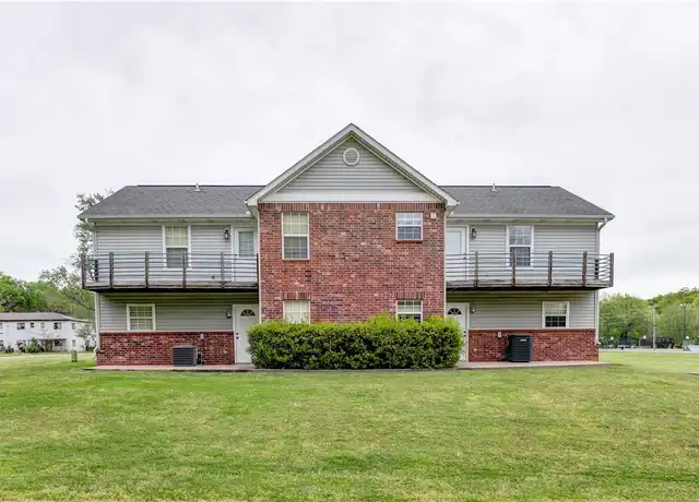 Property at 806 W Tahlequah St Unit B, Siloam Springs, AR, 72761, 1 bed, 1 bath, [object Object]