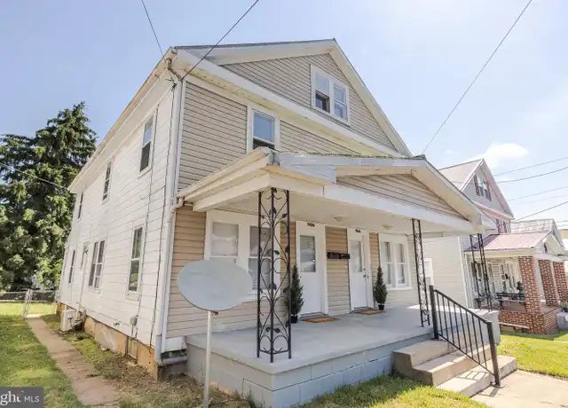Property at 806 W John St, Martinsburg, WV, 25401, 3 beds, 1 bath, [object Object]
