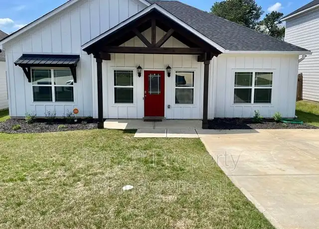 Property at 30 Vineyard Dr, Phenix City, AL, 36869, 3 beds, 2 baths, [object Object]