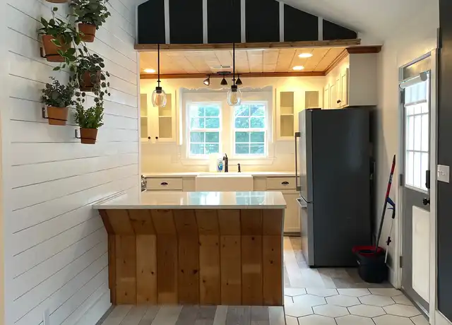 Property at 176 Mill St, Ridgeville, SC, 29472, 3 beds, 1 bath, [object Object]
