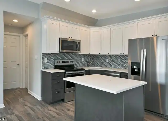 Property at 601 Newark Pompton Tpke Unit 601, Pompton Plains, NJ, 07444, 2 beds, 1 bath, [object Object]