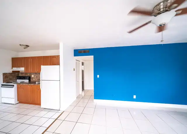 Property at 3760 SW 61st Ave, Davie, FL, 33314, 2 beds, 1.5 baths, [object Object]