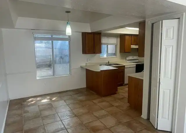 Property at 50 W 115 N Unit 52, Centerville, UT, 84014, 3 beds, 1.5 baths, [object Object]