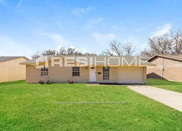 Property at 229 Georgetown Dr, Garland, TX, 75043, 4 beds, 2 baths, [object Object]