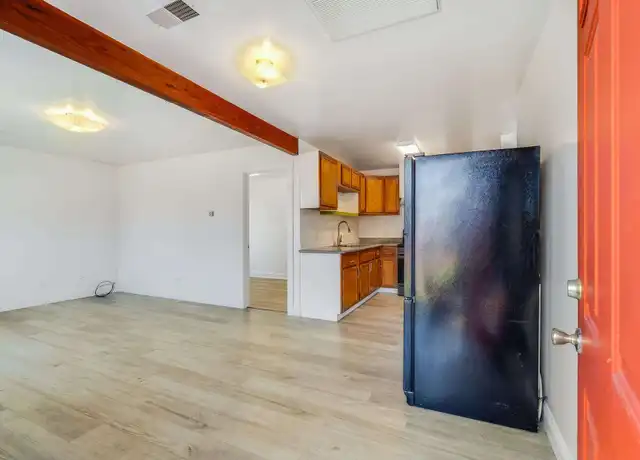 Property at 1734 10th St, Oakland, CA, 94607, 3 beds, 1 bath, [object Object]