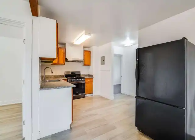 Property at 1734 10th St, Oakland, CA, 94607, 3 beds, 1 bath, [object Object]