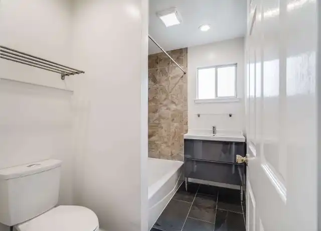 Property at 1734 10th St, Oakland, CA, 94607, 3 beds, 1 bath, [object Object]