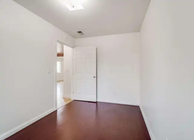 Property at 1734 10th St, Oakland, CA, 94607, 3 beds, 1 bath, [object Object]