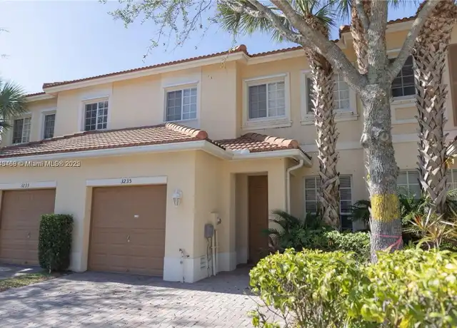 Property at 3235 NW 31st Ter, Oakland Park, FL, 33309, 3 beds, 2.5 baths, [object Object]