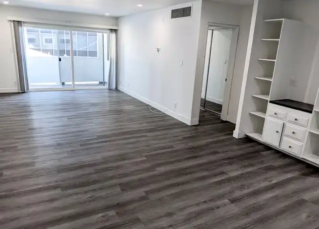 Property at 117 N Hamilton Dr Unit 303, Beverly Hills, CA, 90211, 1 bed, 1.5 baths, [object Object]