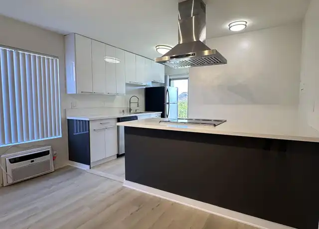Property at 8223 Blackburn Ave, Los Angeles, CA, 90048, 1 bed, 1 bath, [object Object]