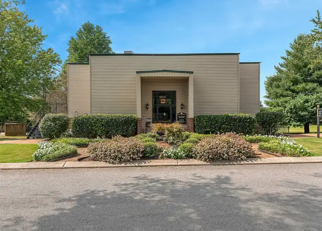 Photo of 549 E Main St, Hendersonville, TN 37075