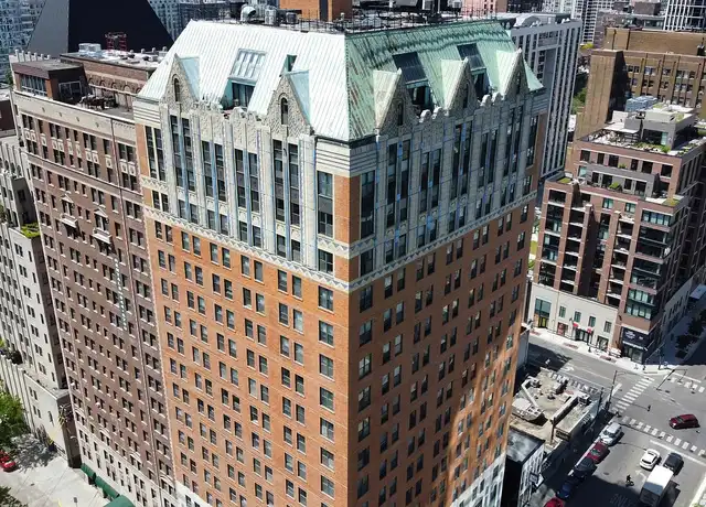 Property at 10 W Elm St, Chicago, IL, 60610, 0-1 beds, 1 bath, [object Object]
