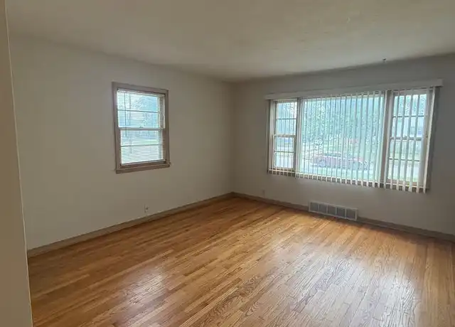 Property at 2544 J St Unit 1, Lincoln, NE, 68510, 1 bed, 1 bath, [object Object]