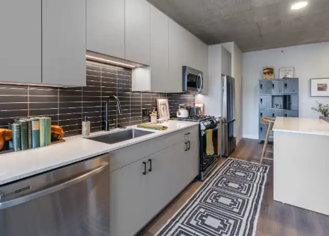 Property at 1111 W Carroll Ave, Chicago, IL, 60607, 1 bed, 1 bath, [object Object]