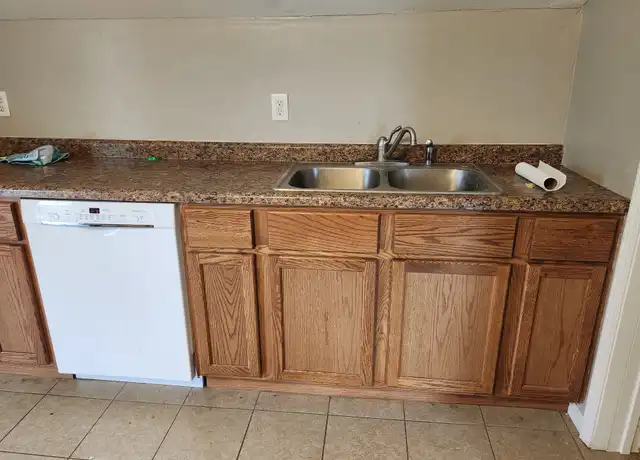 Property at 1414 Menomonie St, Eau Claire, WI, 54703, 1 bed, 1 bath, [object Object]