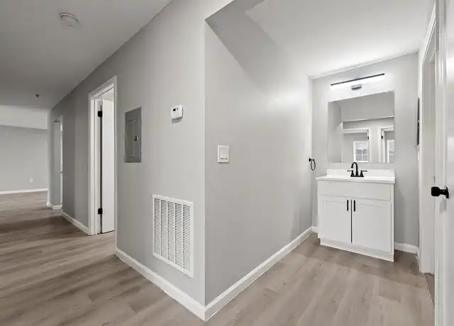 Property at 2000 Oasis - 2000 Bouldercrest Rd, Atlanta, GA, 30316, 1-4 bed, 1-2 bath, [object Object]