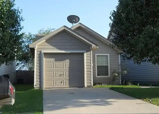 Property at 1452 Pine Ln, Fort Worth, TX, 76140, 3 beds, 2 baths, [object Object]