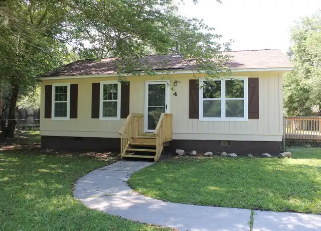 Property at 4 George Bs Ct, Bluffton, SC, 29910, 2 beds, 1 bath, [object Object]