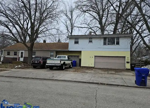 Property at 2419 S Jackson St Unit 2419 1/2, Appleton, WI, 54915, 2 beds, 1 bath, [object Object]