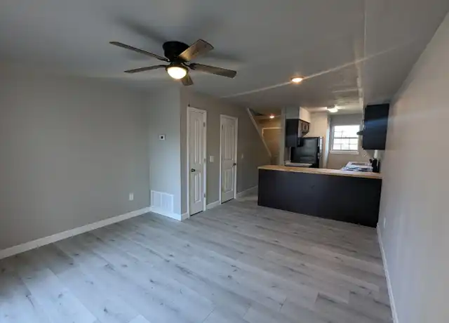 Property at 591 E Boswell St Apt 2, Batesville, AR, 72501, 2 beds, 1.5 baths, [object Object]
