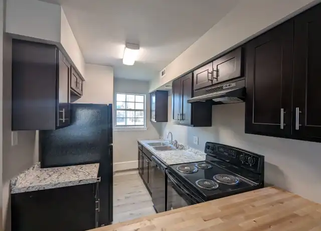 Property at 591 E Boswell St Apt 2, Batesville, AR, 72501, 2 beds, 1.5 baths, [object Object]