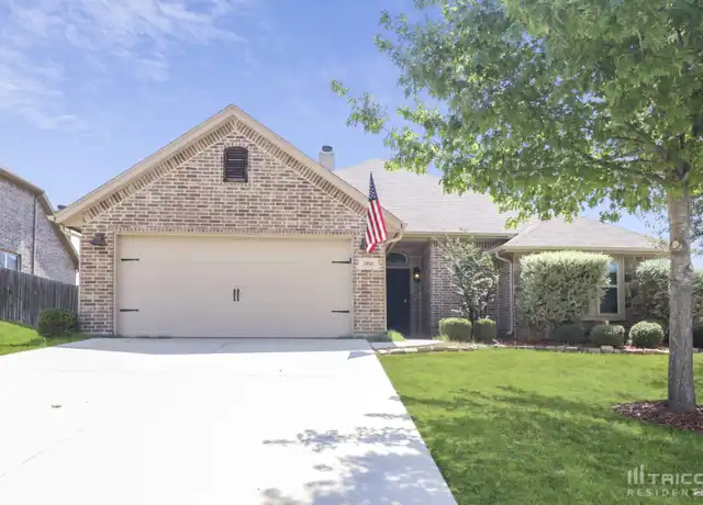 Property at 2021 Bay Laurel Dr, Weatherford, TX, 76086, 3 beds, 2 baths, [object Object]
