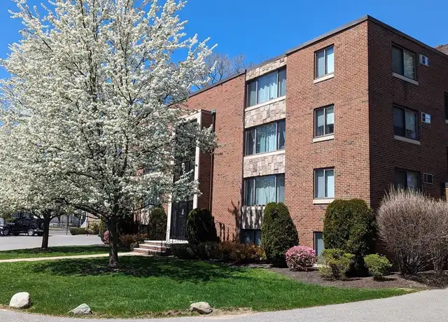 Property at 191 W Wyoming Ave Unit 11, Melrose, MA, 02176, 1 bed, 1 bath, [object Object]