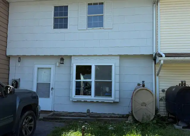 Property at 11 Columbine Ct, Middletown, NY, 10940, 3 beds, 1.5 baths, [object Object]