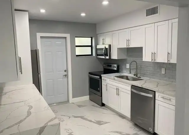 Property at 1023 SW 15th Ter, Fort Lauderdale, FL, 33312, 2 beds, 1 bath, [object Object]