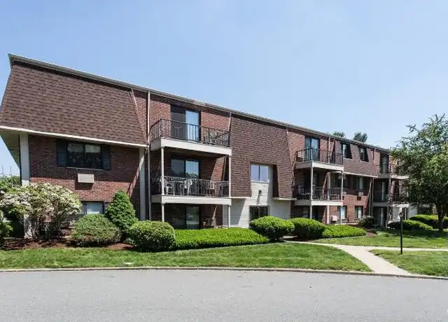 Property at 112 Pheasant Cir, Milford, MA, 01757, 1 bed, 1 bath, [object Object]