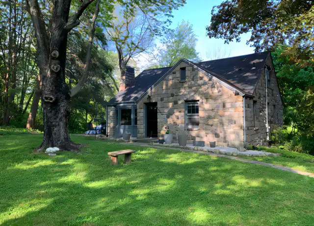 Property at 40 Newtown Tpke Unit Main House, Westport, CT, 06880, 3 beds, 2 baths, [object Object]