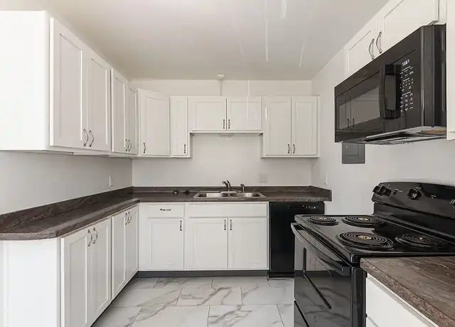 Property at Hillsdale Apartments - 334 E Hillsdale St, Lansing, MI, 48933, 2 beds, 1 bath, [object Object]