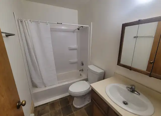 Property at 1134 Country Ln Unit 3, Holland, MI, 49423, 2 beds, 1 bath, [object Object]