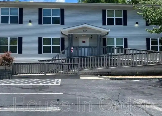 Property at 307 8th Ave E Unit 102, Hendersonville, NC, 28792, 1 bed, 1 bath, [object Object]