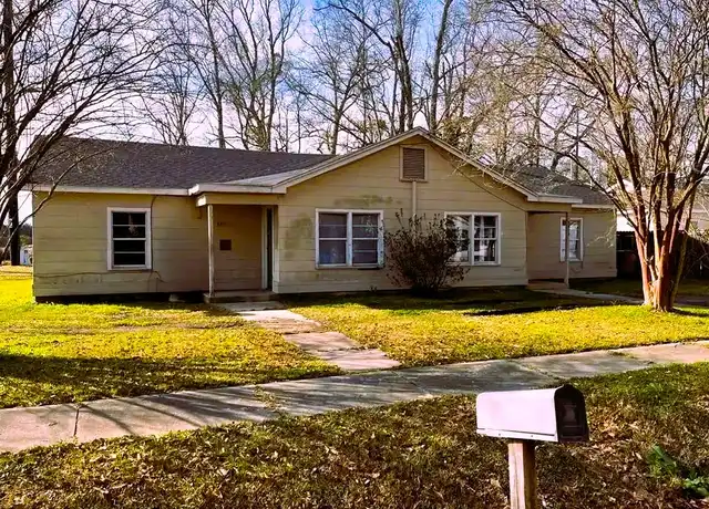 Property at 2011 Steiner St, Mobile, AL, 36605, 2 beds, 1 bath, [object Object]