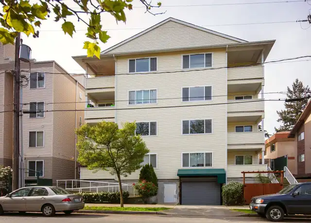 Property at 2113 N 107th St Unit 402, Seattle, WA, 98133, 2 beds, 1 bath, [object Object]