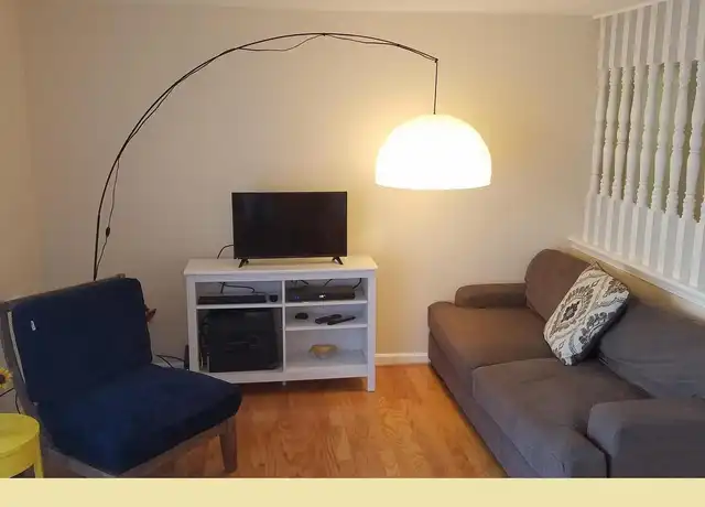 Property at 736 Quince Orchard Blvd Unit T-2, Gaithersburg, MD, 20878, 1 bed, 1 bath, [object Object]