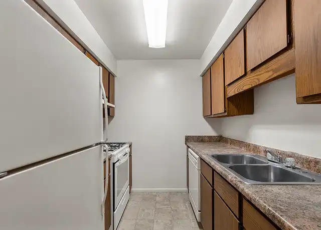 Property at Briarwood of Columbus - 2350 Thornybrook Dr, Columbus, IN, 47203, 1-3 bed, 1-1.5 bath, [object Object]