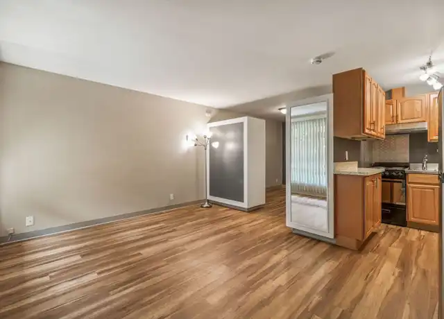 Property at 5612 University Way NE Unit 211, Seattle, WA, 98105, 1 bed, 1 bath, [object Object]