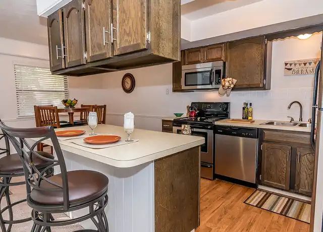 Property at Evergreen Park Townhomes and Apartments - 900 Long Blvd, Lansing, MI, 48911, 2 beds, 1 bath, [object Object]