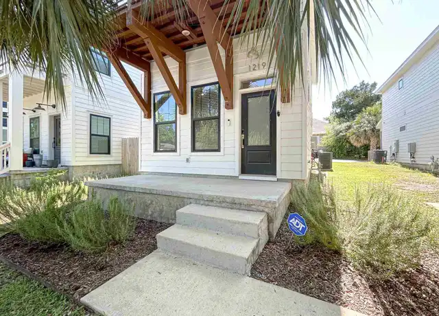 Property at 1219 N Guillemard St, Pensacola, FL, 32501, 2 beds, 2.5 baths, [object Object]