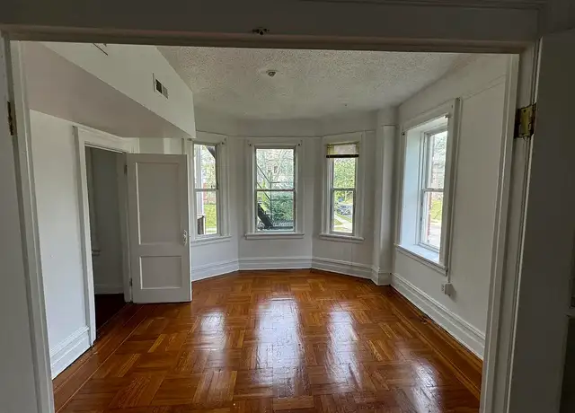 Photo of 38 S Main Ave, Albany, NY 12208