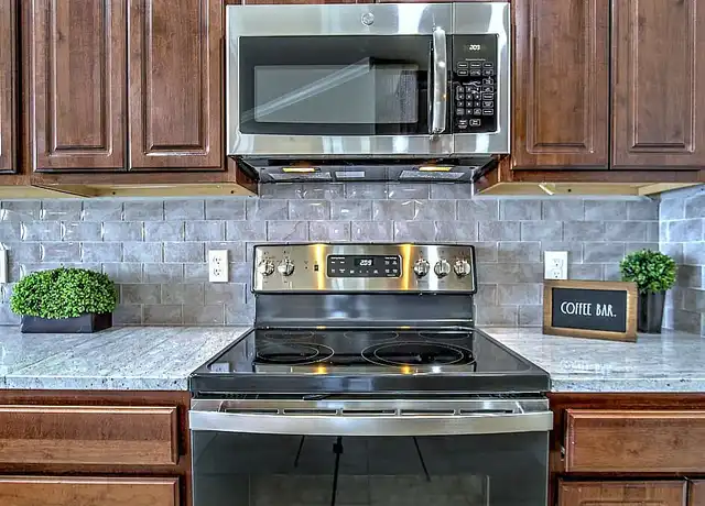 Property at Towne Square Condos - 401 E Pearl St, Granbury, TX, 76048, 0-1 beds, 1-2 bath, [object Object]