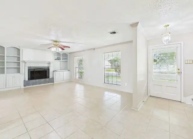 Property at 300 Quail Dr, Lafayette, LA, 70508, 4 beds, 2 baths, [object Object]