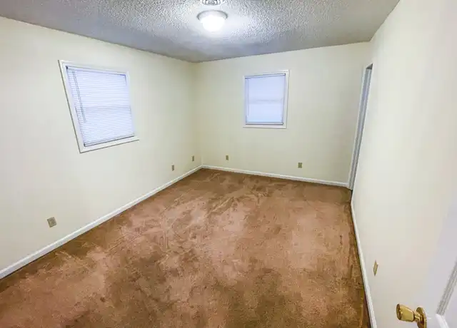 Property at 142 Keith Rd, Bristol, TN, 37620, 2 beds, 1.5 baths, [object Object]